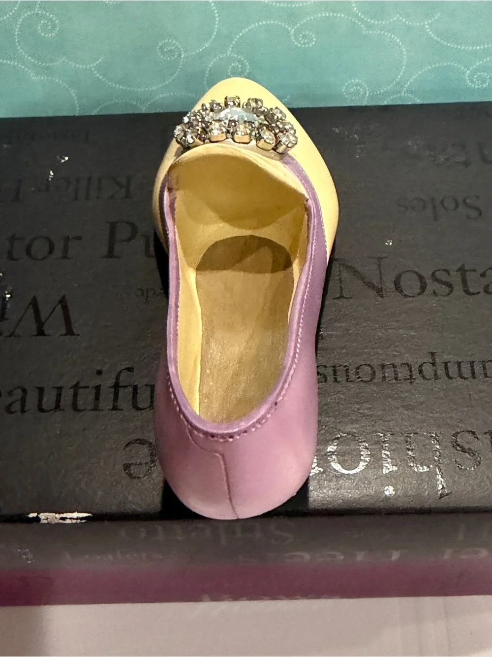 Just the Right Shoe “Jewelled Heel Pump” #25011 (1999) Collectible Shoe